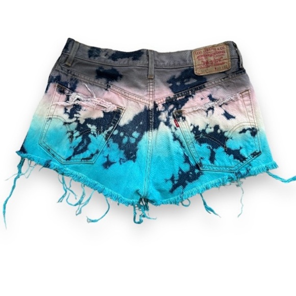 Levi’s 505 Denim Cutoffs Bleach Dye Purple Blue Shorts Size 32 Vintage Upcycled - Picture 2 of 14